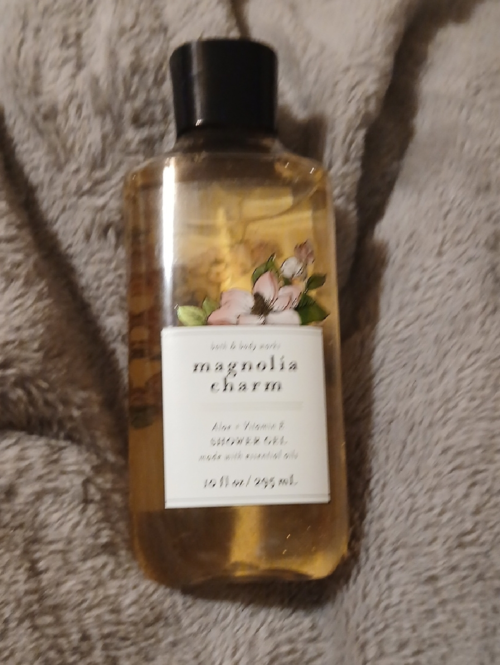 Bath & Body Works Magnolia Charm Body Wash - Yellow
